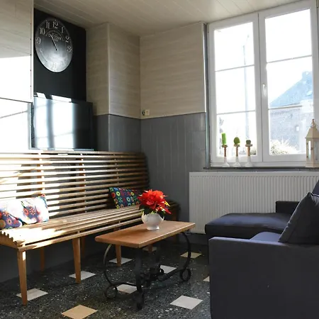 Old Village Train Station, Cleaning Included Holiday home Pondrome